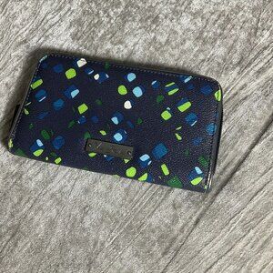 Vera Bradley PVC Accordion Wallet Large Navy Blue Textured Zip Around